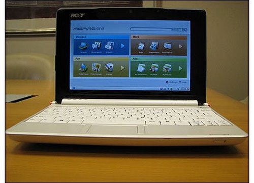 Acer Aspire one Actual Size Image